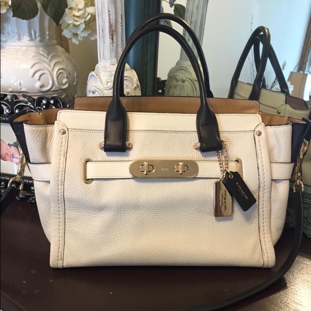 Cream & Black Two-tone Coach bag!
